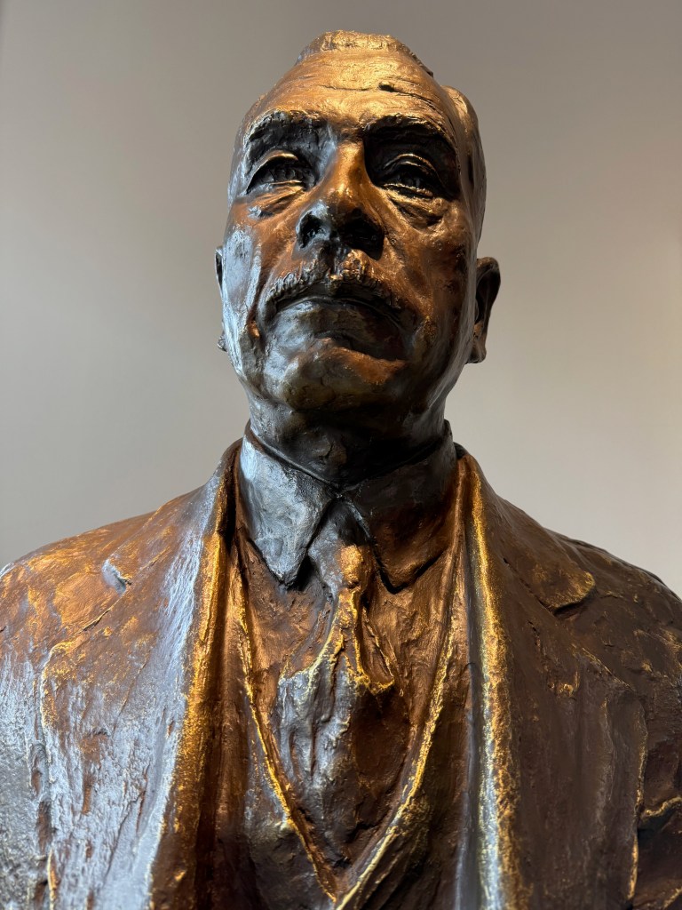 Bust of Tokyo train founder
